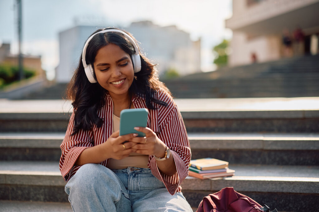 How to Text Without a Phone Plan or SIM Card